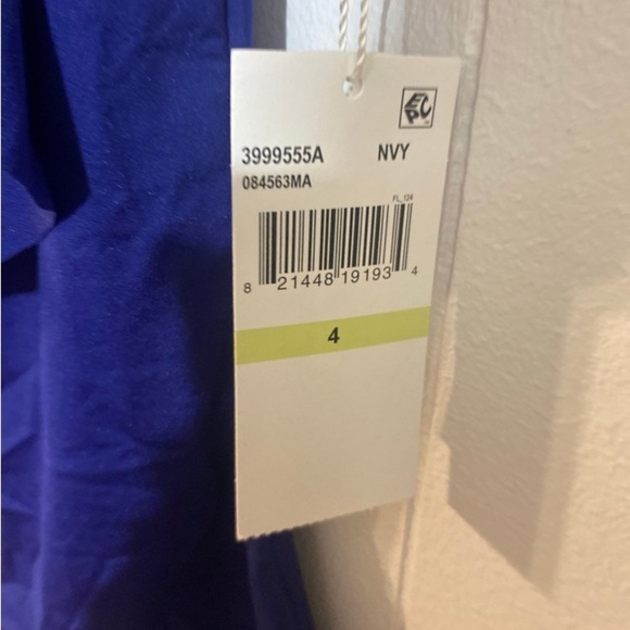 Trina Turk Women's Monaco Ruffle Tankini Off Shoulder Swimsuit Top NWT size 4 - Picture 6 of 10